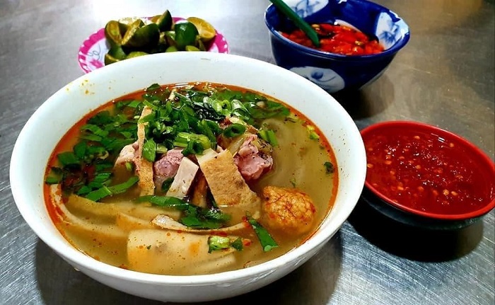 Bánh canh bà Quýt