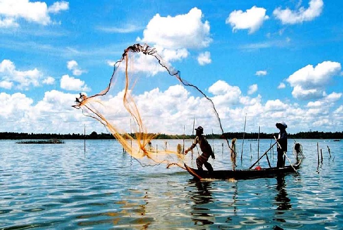 Làng chài Hàm Ninh