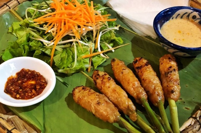 Nem lụi Huế – Quán ăn ngon ở Hồ Tây