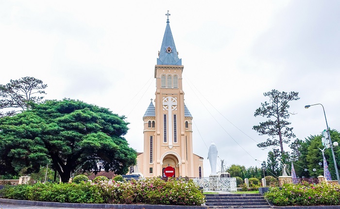 Nhà thờ con ga - Nhà thờ chính tòa Đà Lạt