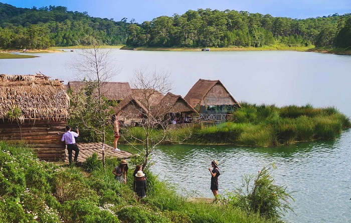 Phim trường Happy Hill